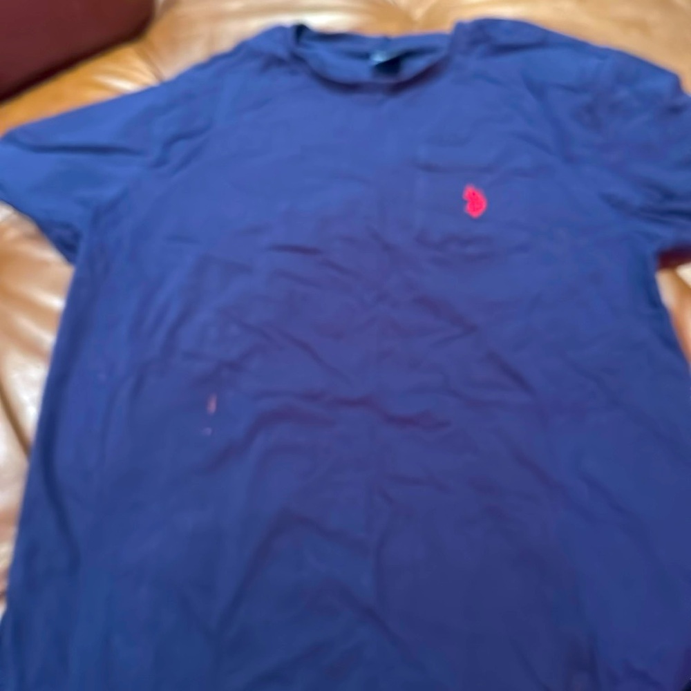 Men’s navy blue t-shirt
